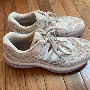 Guide ISO everun Saucony white/lavender running